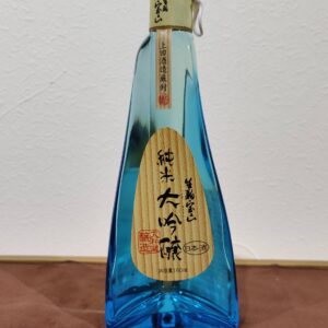 生駒寶山純米大吟釀(海洋藍精裝瓶)